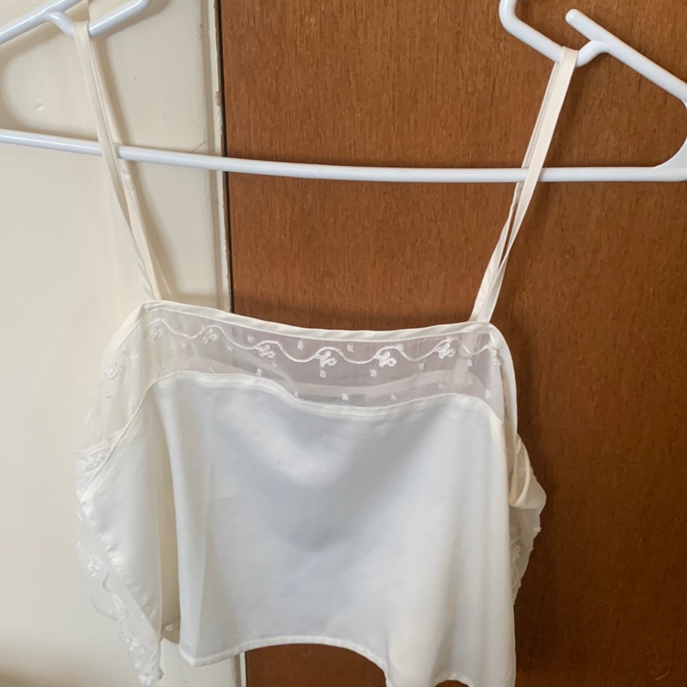 white cropped small forever 21 silk and lace flowy tank top